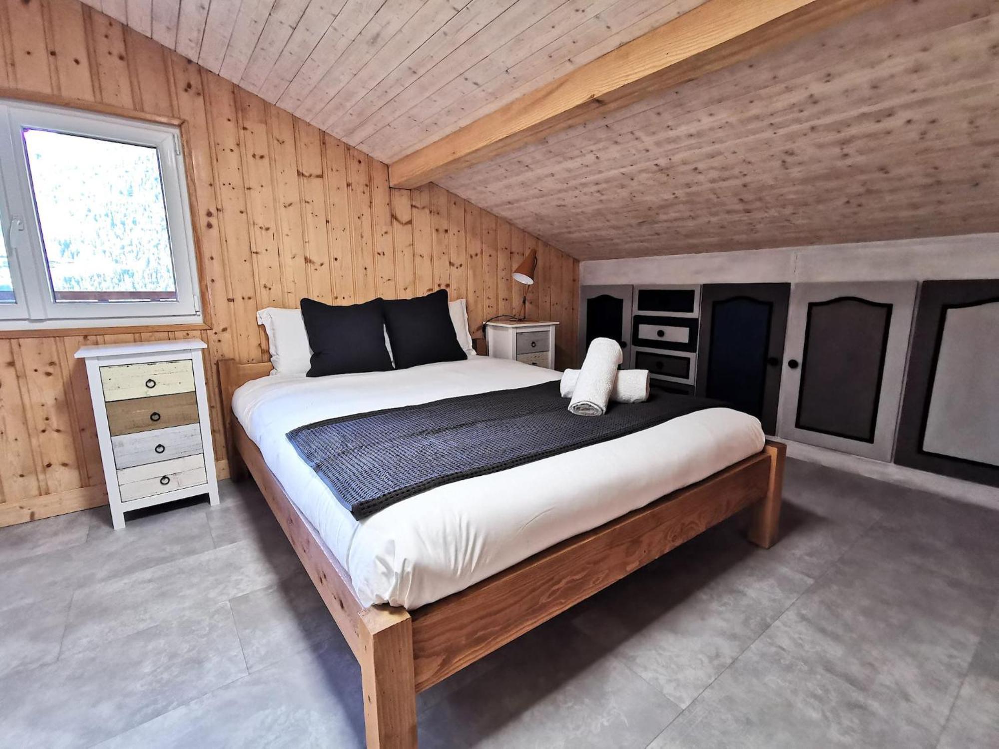 Апартаменти Apt Nala - Sunny Renovated Duplex - 2Bed Apt - Views - Hikes Ле-Уш Екстер'єр фото