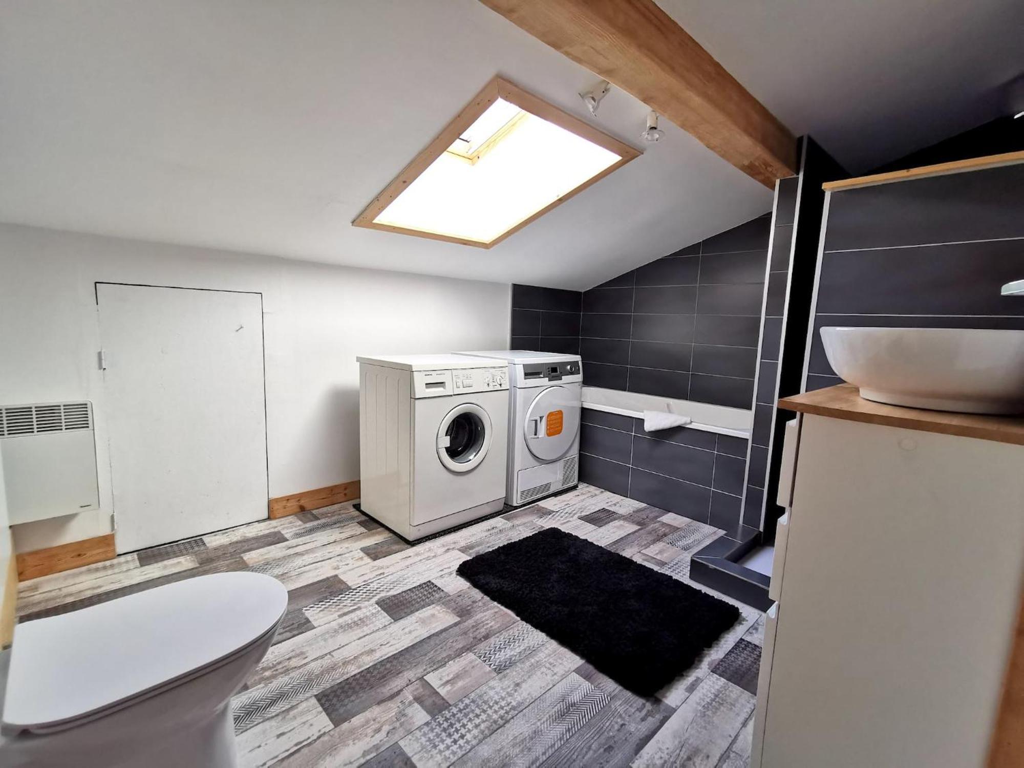 Апартаменти Apt Nala - Sunny Renovated Duplex - 2Bed Apt - Views - Hikes Ле-Уш Екстер'єр фото