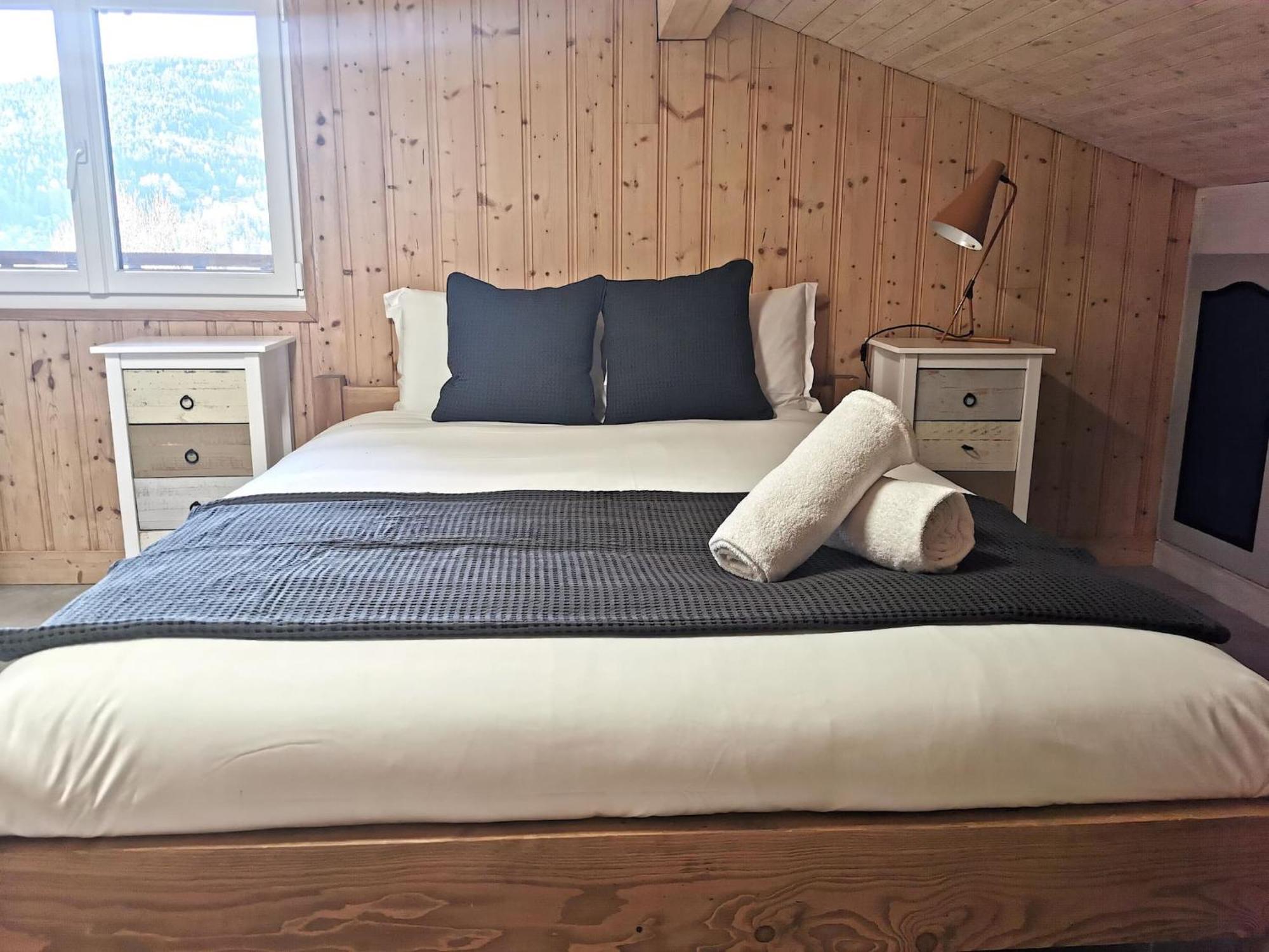 Апартаменти Apt Nala - Sunny Renovated Duplex - 2Bed Apt - Views - Hikes Ле-Уш Екстер'єр фото