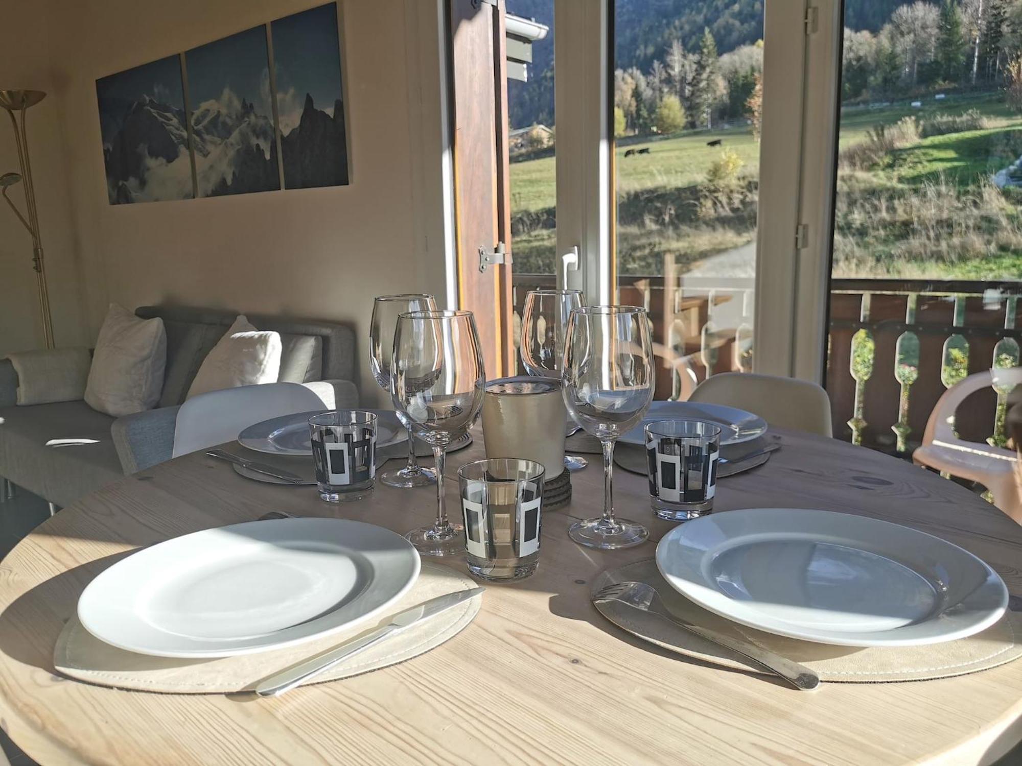 Апартаменти Apt Nala - Sunny Renovated Duplex - 2Bed Apt - Views - Hikes Ле-Уш Екстер'єр фото